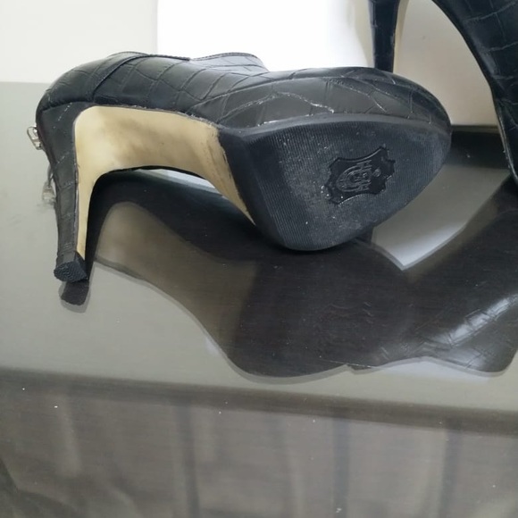 Shoes - Picture 3 of 3